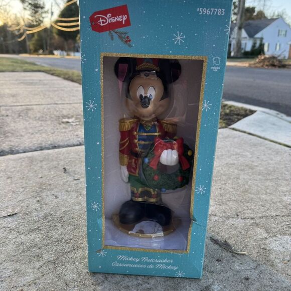 Disney 15-in Mickey Mouse Nutcracker Christmas Decoration Wreath Holiday New - Picture 2 of 5